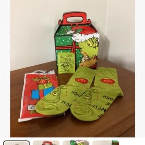 McDonald's Grinch Holiday Decor Set - Green and Red
